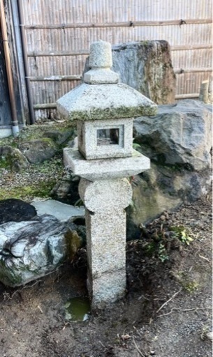 石灯籠　引き取りもしくは運びます