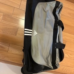 adidas キャスター付きバッグ