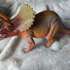 恐竜のおもちゃになります