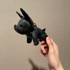 ルイヴィトン 犬 キーホルダー