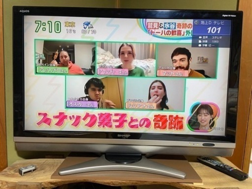 シャープ　40インチ液晶テレビ