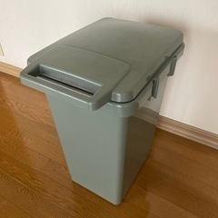 【1月3日まで】【新品未使用】ゴミ箱　ダストボックス