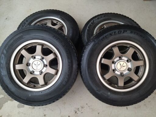 アルミホイール・スタッドレスタイヤ、ハイエースで使用 - タイヤ  