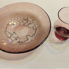 紫系グラスと大皿