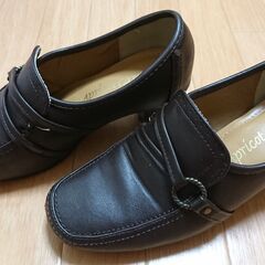 【無料】こげ茶色の靴／ローファー２２．５ｃｍ　ヒール５ｃｍくらい...