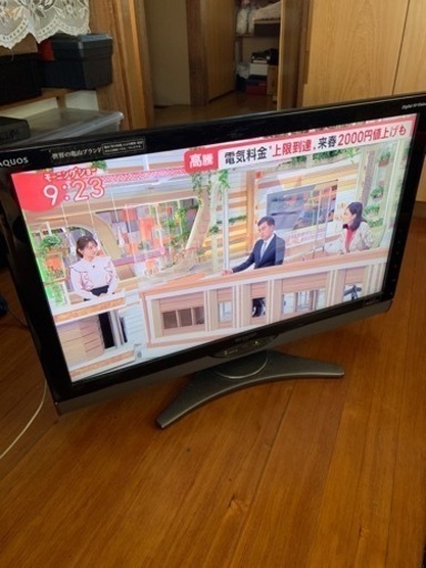 シャープ　AQUOS 32型　液晶テレビ