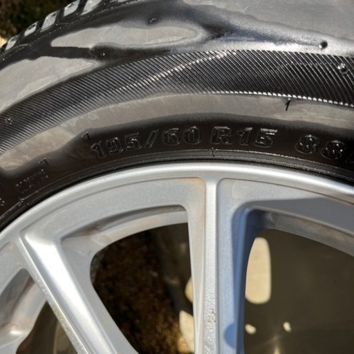 195/60R15 ダンロップ　プリウス等に！