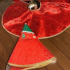 クリスマスツリー　スカート　赤