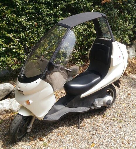 アディバ１５０ＡＤＩＶＡ１５０ホワイト白色コンバーチブルルーフ屋根付きオートバイスクーターバイク晴れの日にはオープンスタイル雨が降ったら即ルーフスタイルに屋根収納可能なコンバーチブル