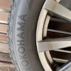 【ほぼ新品】ヨコハマ(YOKOHAMA)タイヤ　 215/60R17 96Q