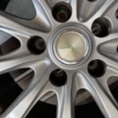 【ほぼ新品】ヨコハマ(YOKOHAMA)タイヤ　 215/60R17 96Q