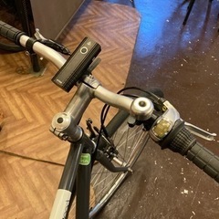 momentum】7段変速 700×28cクロスバイク グレー