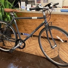 【momentum】7段変速　700×28cクロスバイク　グレー momentum】7段変速 700×28cクロスバイク グレー