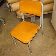 イス　椅子　いす　学校　子供　教室　踏み台