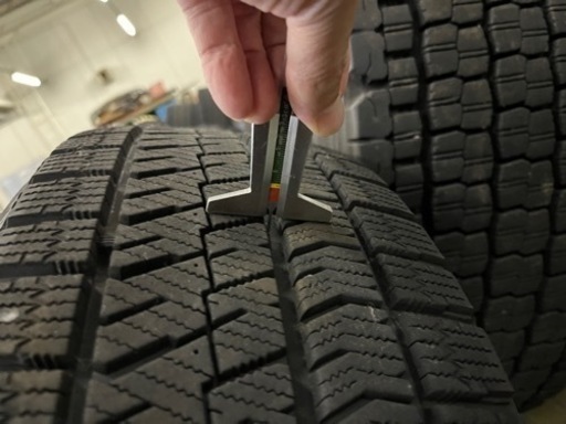 スタッドレスタイヤホイールセット値下げ交渉受付中 小売業者 