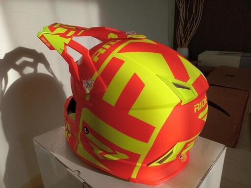 オフロード ヘルメット スノーモービル 新品未使用 FXR ブースト