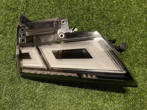 30ヴェルファイア後期 純正テールレンズ アルファード30系後期 純正