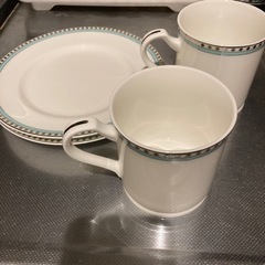 ティファニーお皿2枚とマグカップ2つ
