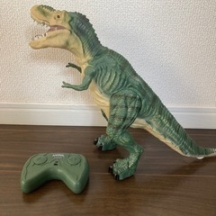 子供のおもちゃ　恐竜のラジコン