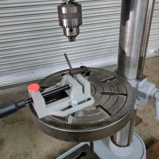 日立工機 卓上ボール盤 100V B13R　チャック・新品ワンタッチバイス付き　ほぼ未使用　千葉県松戸市発 B13R(単相100V) 卓上ボール盤 1台 HiKOKI(ハイコーキ) 【通販モノタロウ】