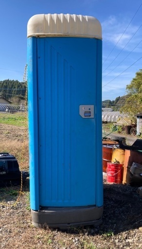 仮設トイレ