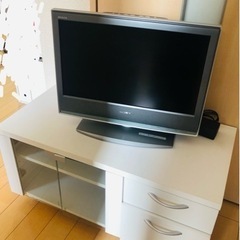 テレビとテレビボード