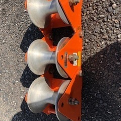 育良精機製作所　3連コロ