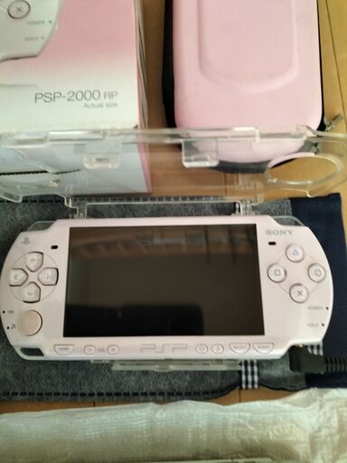 PSP、PS Vita PSP 2000