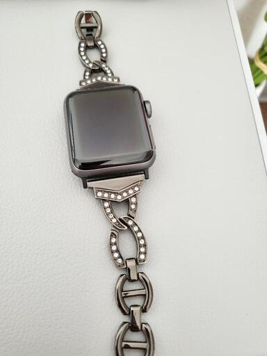 Apple Watch Series 3(GPSモデル)- 38mmスペースグレイアルミニウムケースとブラックスポーツバンド