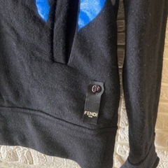 正規品 FENDI ジップパーカー Sサイズ