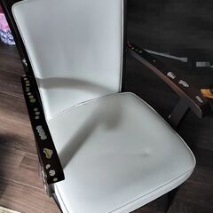 ニトリで買った回転式椅子