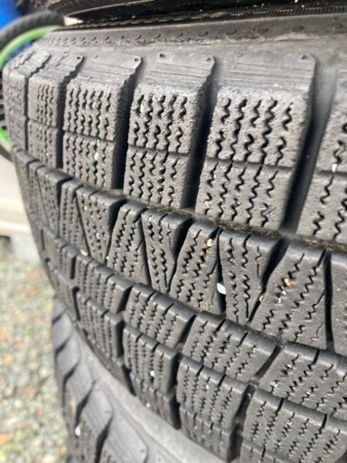 受け渡しが決まりました]スタッドレスタイヤ 4本