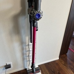 dyson  ダイソンコードレスクリーナー　DC62