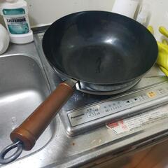 28cm鉄の鍋上げます。