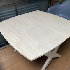 使用期間3年程、ニトリ製の食卓テーブルです。引き取り決まりました。