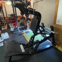 スクワットマシン