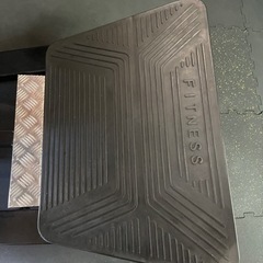 スクワットマシン