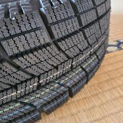 新品タイヤアルミセットを売ります