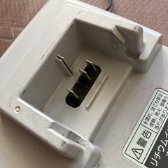 パナソニック　電動自転車充電器　バッテリーと充電器