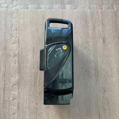 パナソニック　電動自転車充電器　バッテリーと充電器