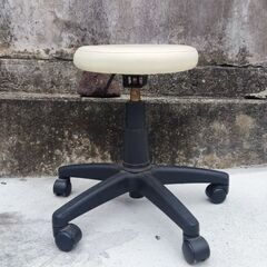 回転椅子/ Swivel chair