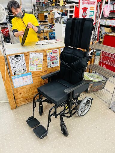 日進医療器株式会社 レッドウッド 3 ティルト車椅子