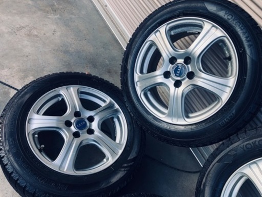 冬タイヤ 185/60R15 BS製プリウス等用アルミ付きスタッドレス4本組