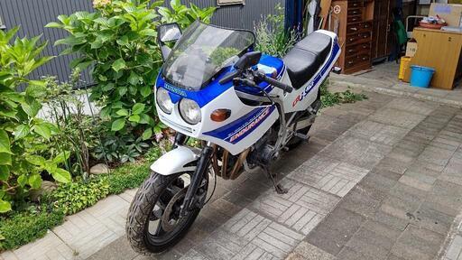 ピンクオーストリッチバック 大甲橋直近く7イレブン新屋敷店で受け渡し