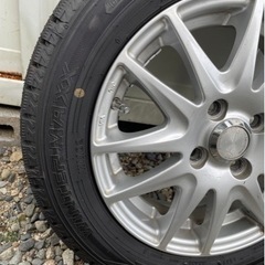 スタッドレスタイヤ4本セット　アルミホイール付き　中古　