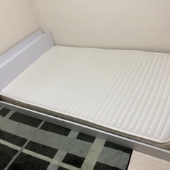 【受渡決定済】セミダブル　ベッド