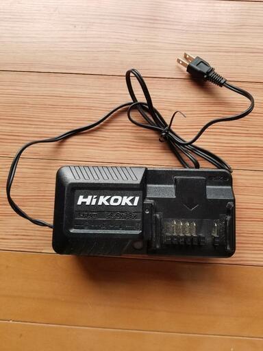 ご希望の方に決まりました　HIKOKIインパクトドライバー1、ドリルドライバー1、充電器1、バッテリー2個
