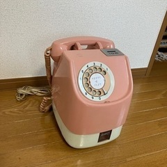 ピンク電話　NTT 公衆電話