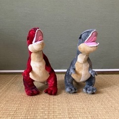 恐竜のぬいぐるみ×2個