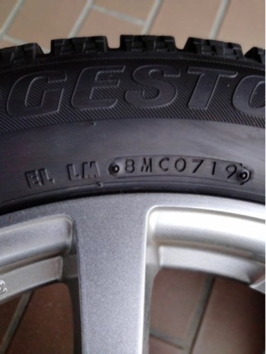 スタッドレスタイヤ ブリジストン BLIZZK VRX 2019年製造 9分山程度